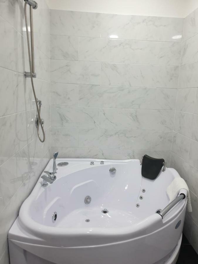 Dimorra Boutique Rooms Napoli Bagian luar foto