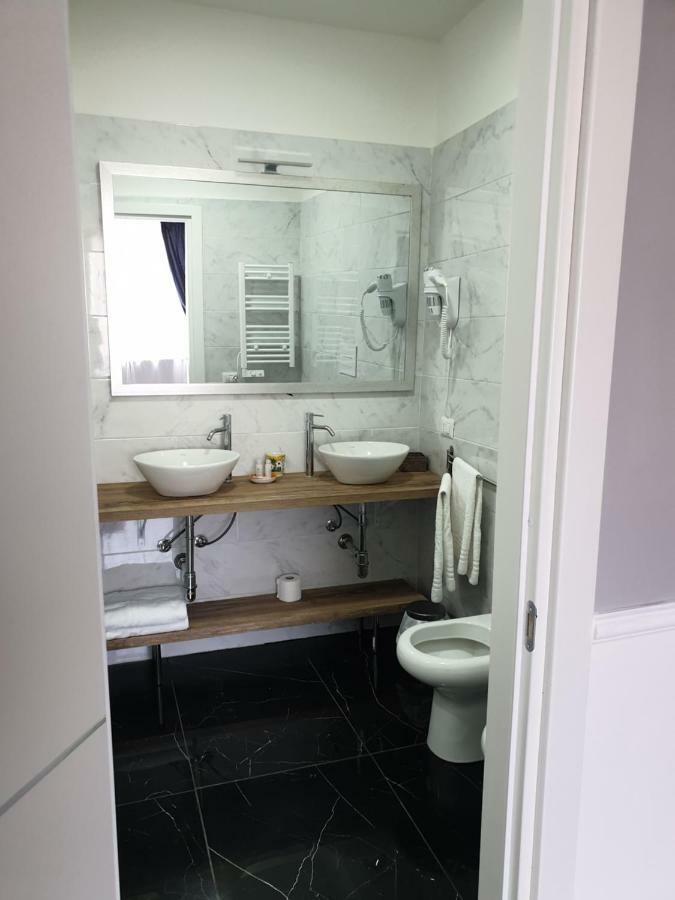 Dimorra Boutique Rooms Napoli Bagian luar foto