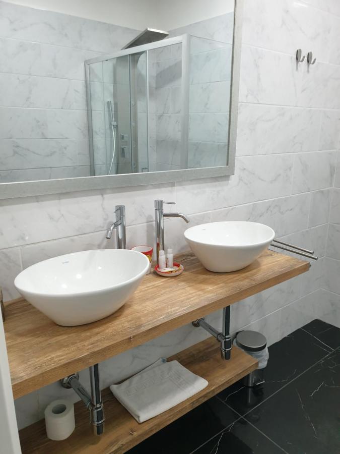Dimorra Boutique Rooms Napoli Bagian luar foto